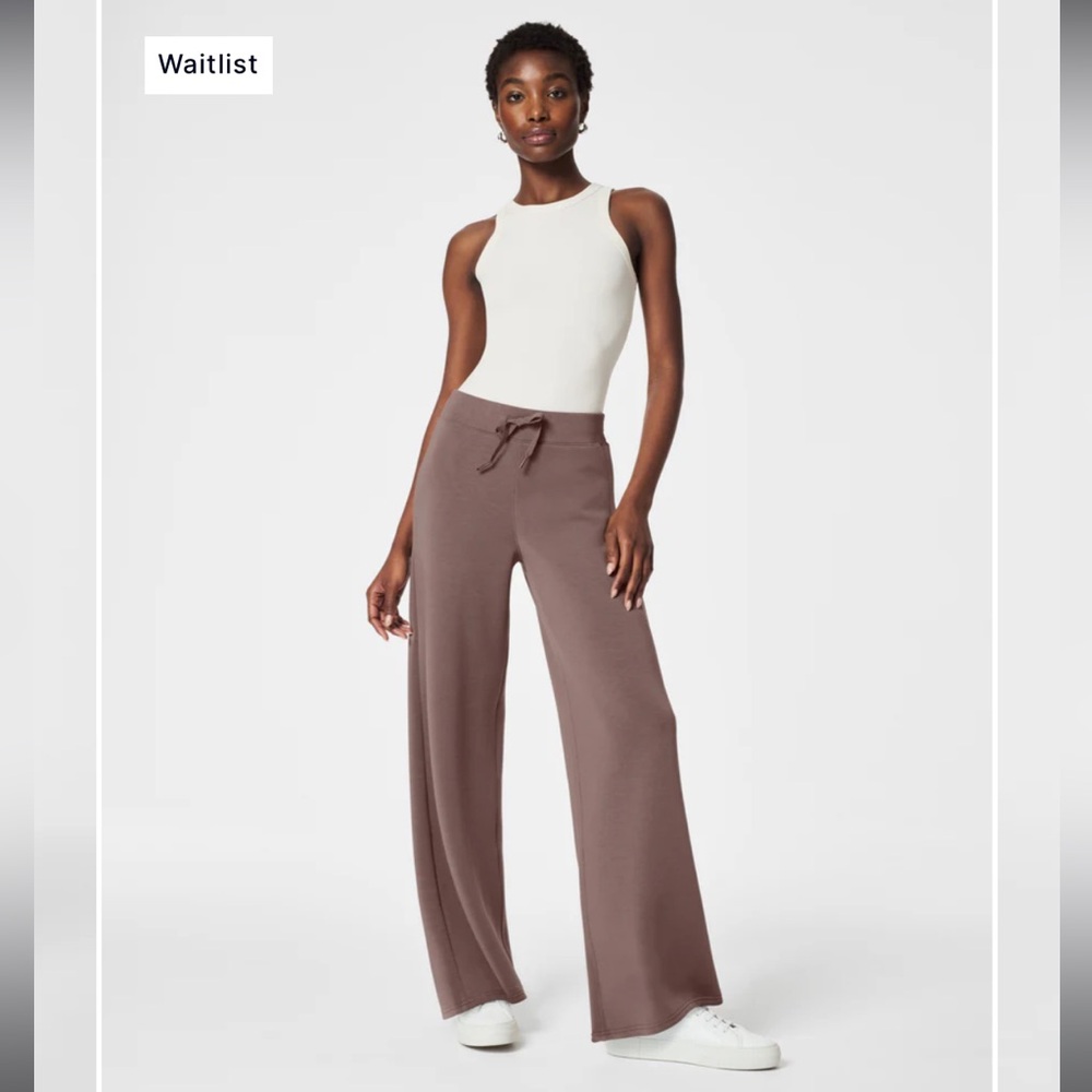 ❤️SPANX AirEssentials
Wide Leg Pant